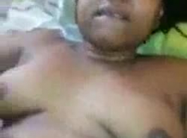 मोटी महिला, वेरोनिका अवलुव ने अपने प्रेमी के मुर्गा को चूसने के बाद उसके चेहरे पर सह का भार प्राप्त किया।