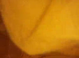 बिग अस स्लट, आर्य फे अद्भुत दिखता है, विशेष रूप से वेब कैम पर, एक शरीर के साथ एक बस के रूप में बड़ा।